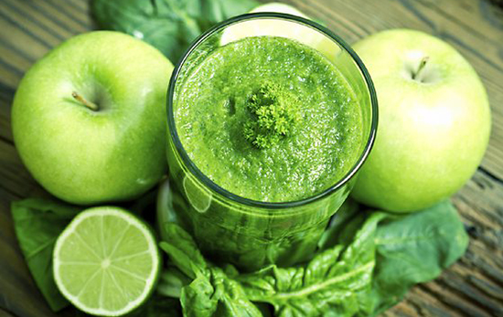 Green and Healthy: Spirulina Smoothie