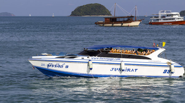 Phuket speedboat for family