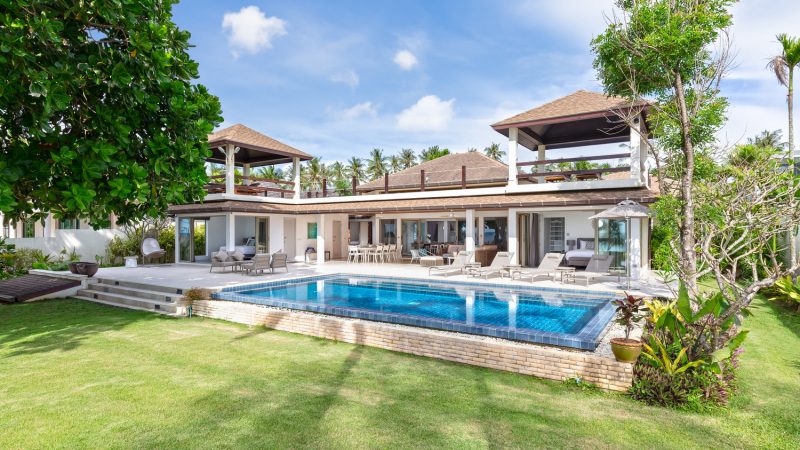 beachfront villa with tropical paradise vibe in Phuket